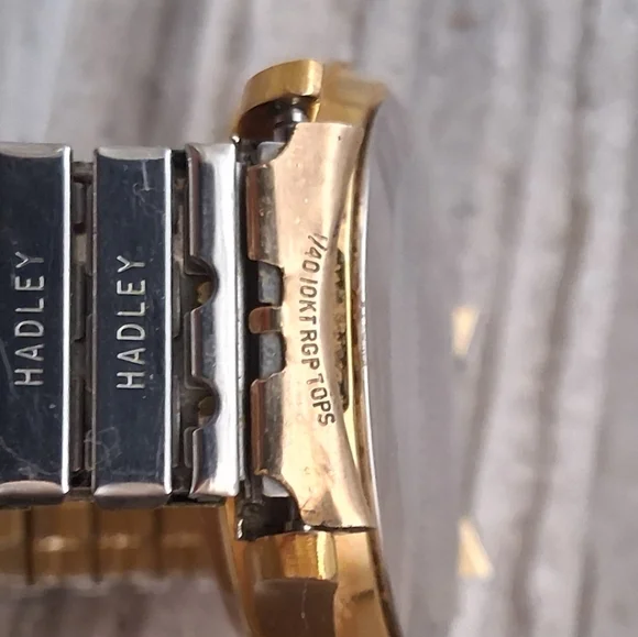 Omega Gold Quartz Watch - Picture 12 of 15